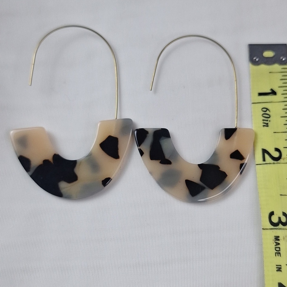 Tortoiseshell Black And Cream Crescent Hoop Earrings - Picture 3 of 5